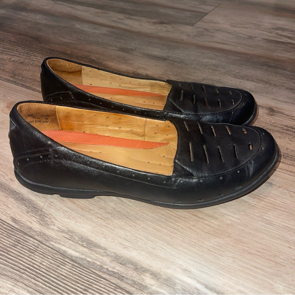 Women’s Clarks Unstructured Gemma Black Leather Comfort Flats Slip On Size 8